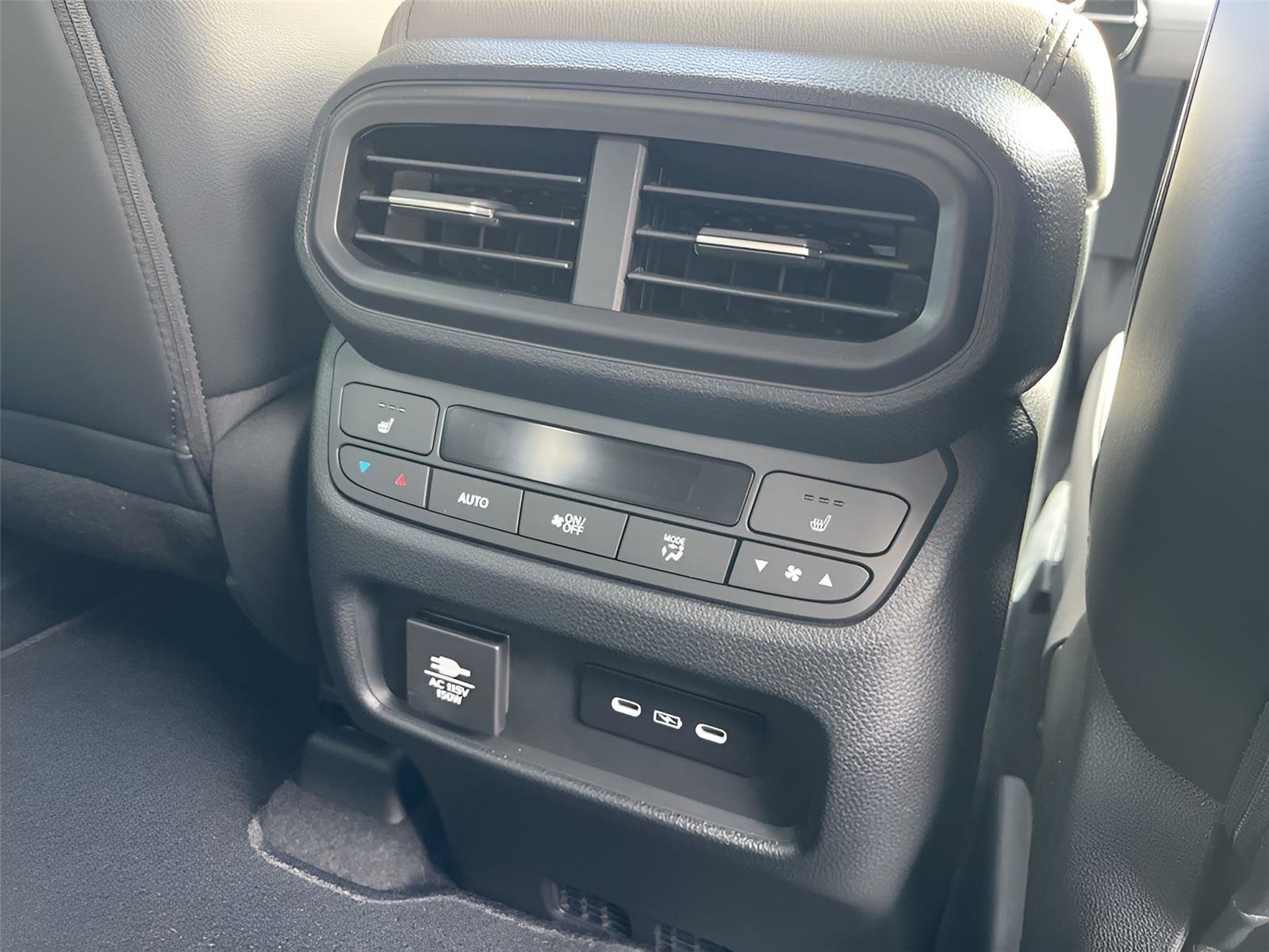 Used 2025 Honda Pilot Elite image 28