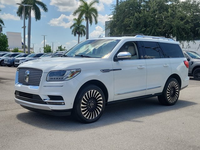 Used 2020 Lincoln Navigator Black Label w/ Cargo Convenience Package AWD/4WD image 3