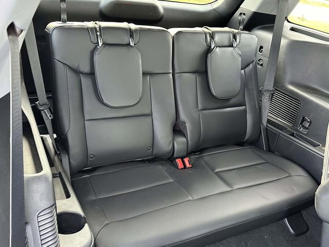 Used 2022 Ford Explorer XLT w/ Equipment Group 202A image 12