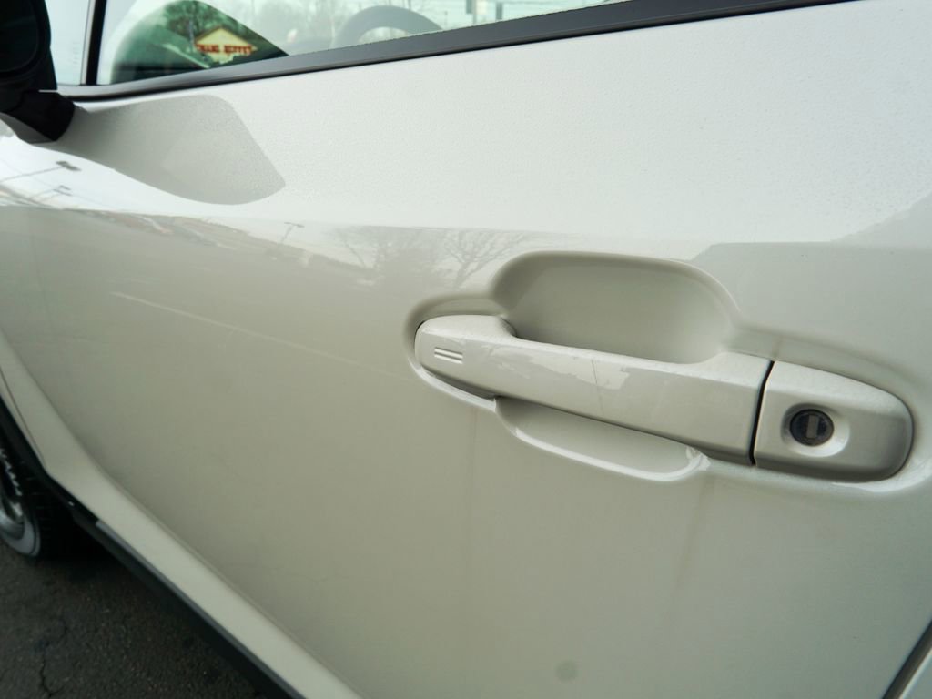 Used 2024 Subaru Crosstrek 2.0i Premium image 8