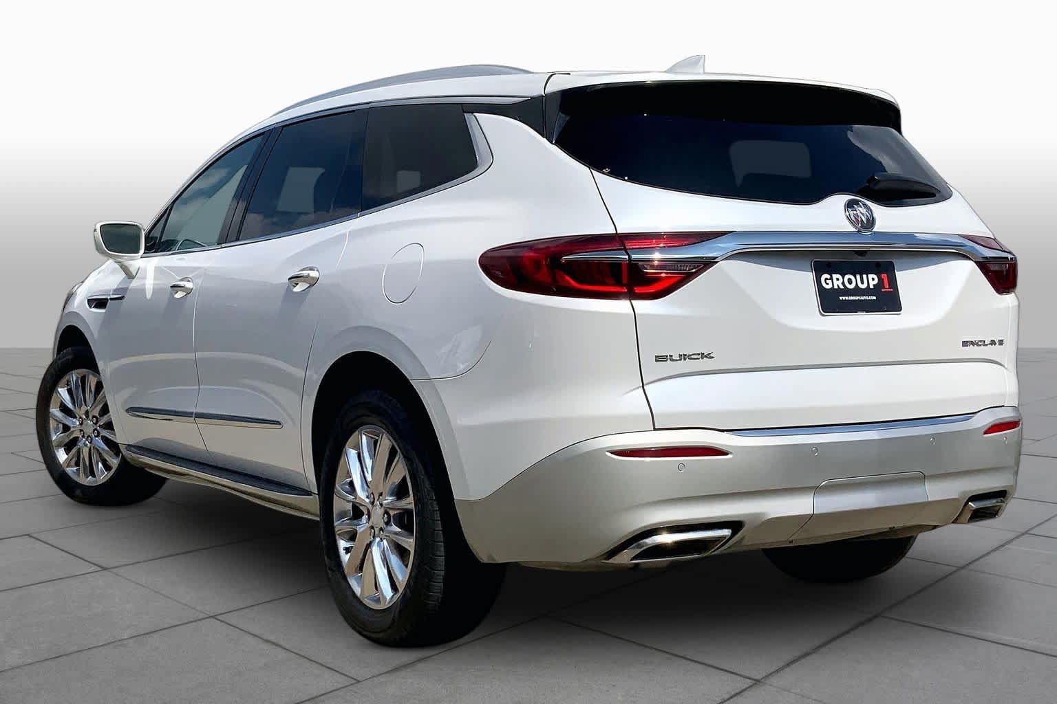Used 2018 Buick Enclave Premium w/ Experience Buick Package FWD image 12