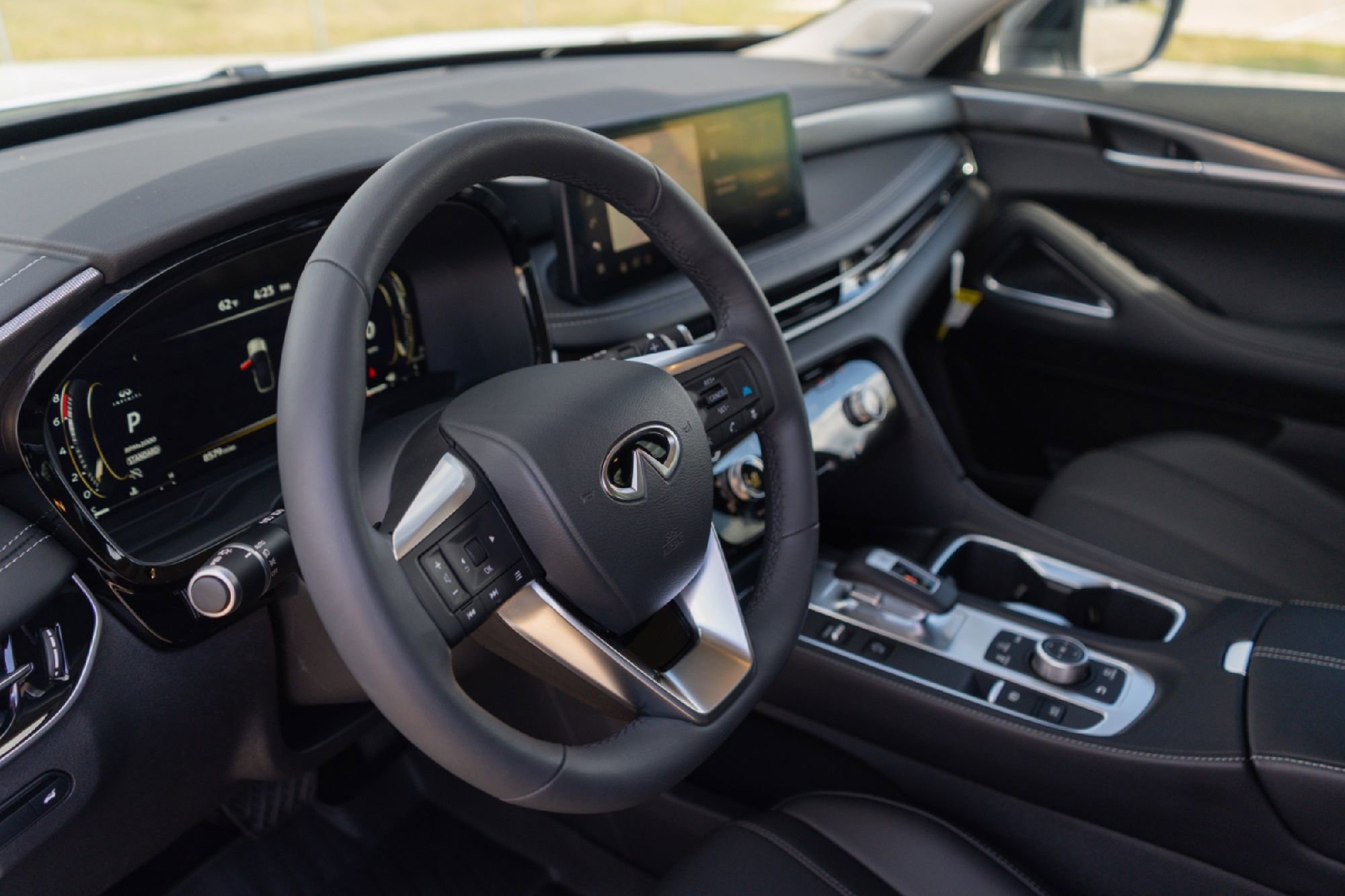 Certified 2026 INFINITI QX60 Luxe w/ Family Package image 6