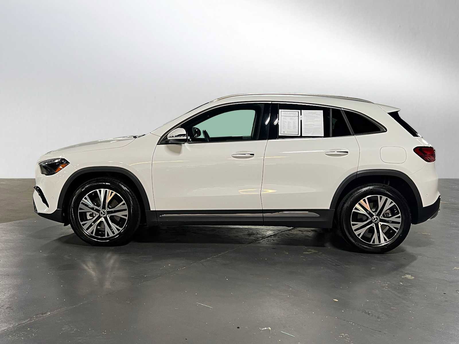 Used 2025 Mercedes-Benz GLA 250 4MATIC image 6