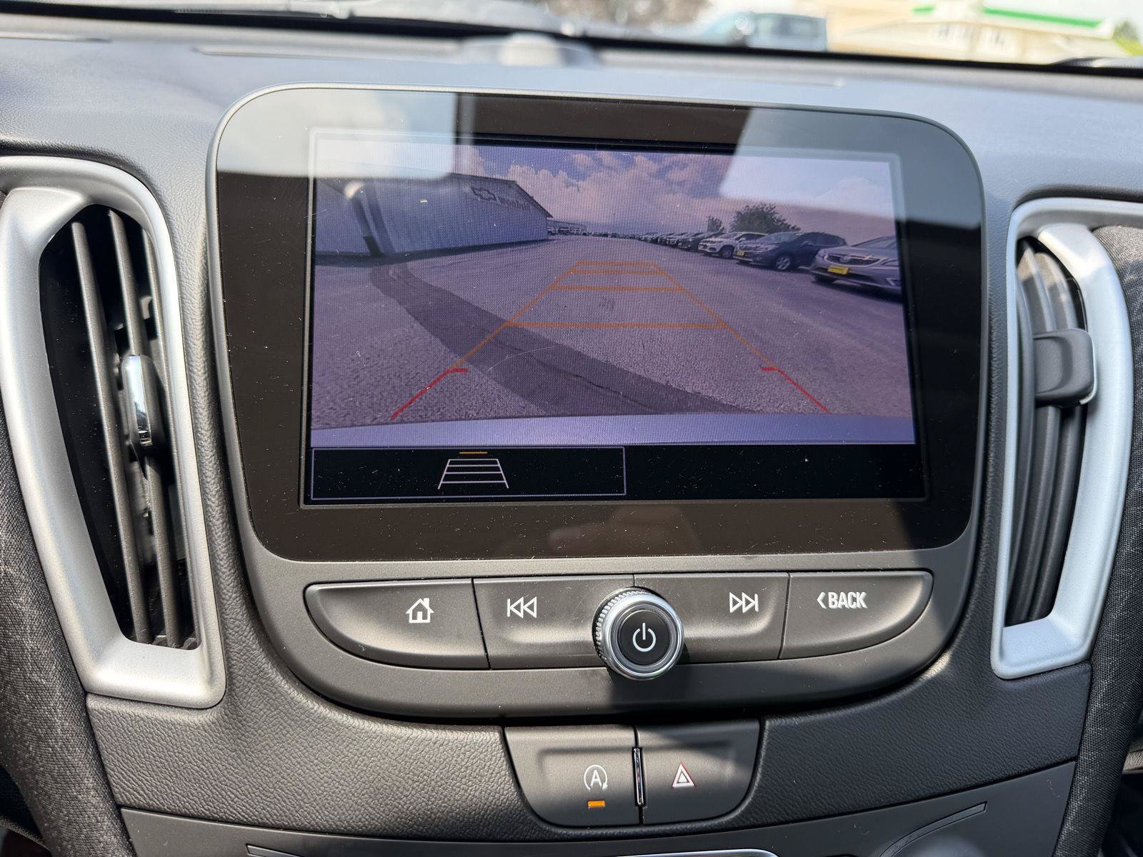 Used 2023 Chevrolet Malibu LT FWD image 18