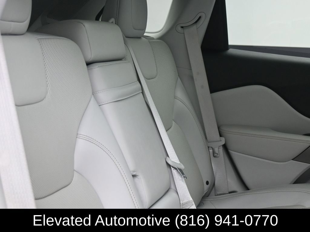 Used 2019 Jeep Cherokee Limited w/ Technology Group image 10