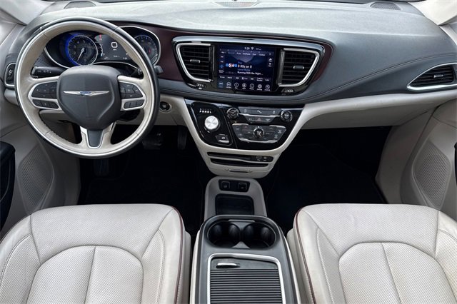 Used 2020 Chrysler Pacifica Limited image 16