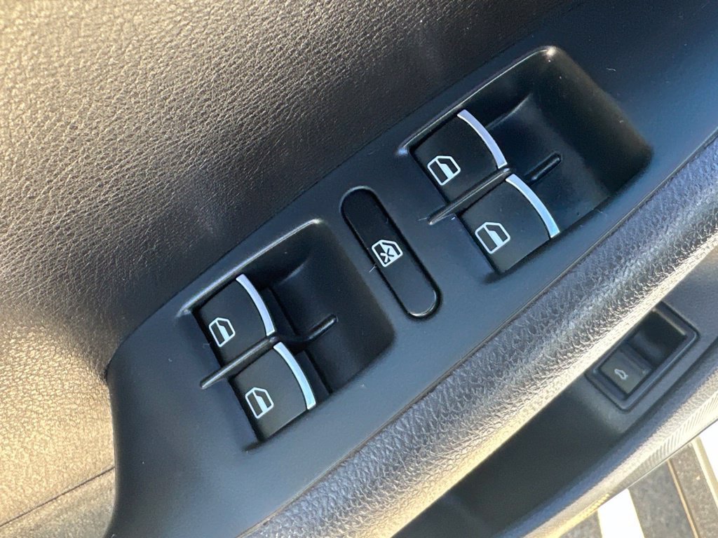 Used 2012 Volkswagen Jetta GLI FWD image 13
