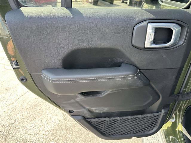 Used 2021 Jeep Wrangler Unlimited Sahara w/ Uconnect 4C Nav & Sound Group AWD/4WD image 11