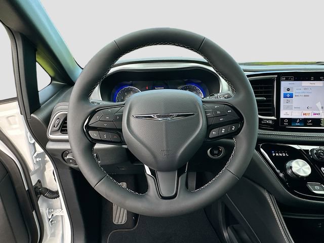 New 2026 Chrysler Pacifica Limited image 7