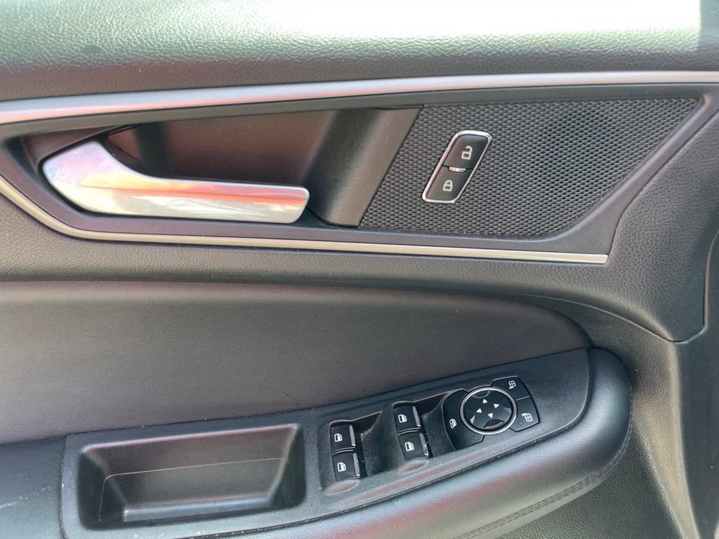 Used 2023 Ford Edge SEL AWD/4WD image 17