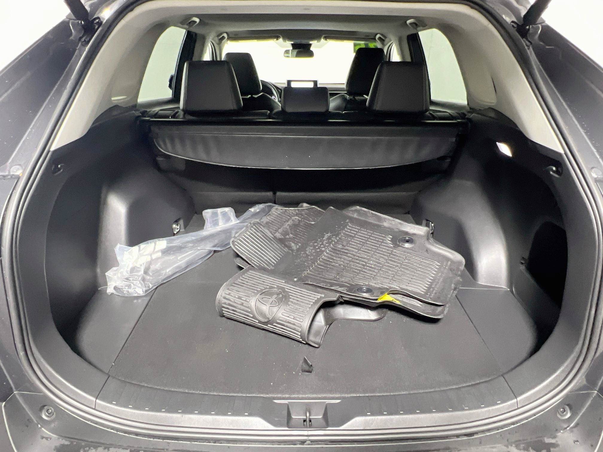 Used 2025 Toyota RAV4 XLE Premium FWD image 34