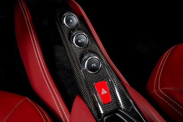 Used 2022 Ferrari F8 Tributo image 44