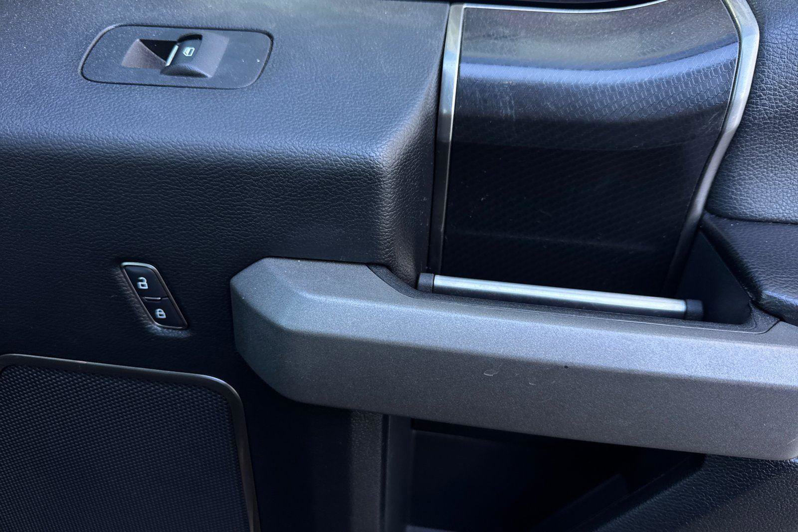 Used 2017 Ford F150 Raptor w/ Equipment Group 802A Luxury image 18