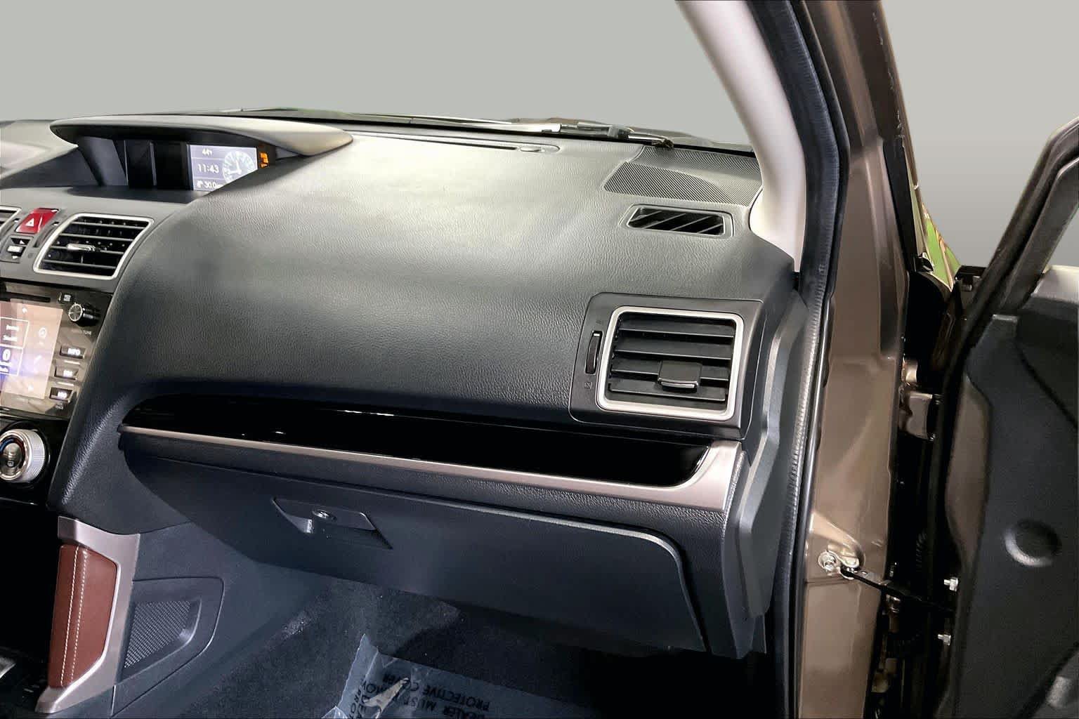 Used 2017 Subaru Forester 2.5i Touring AWD/4WD image 18