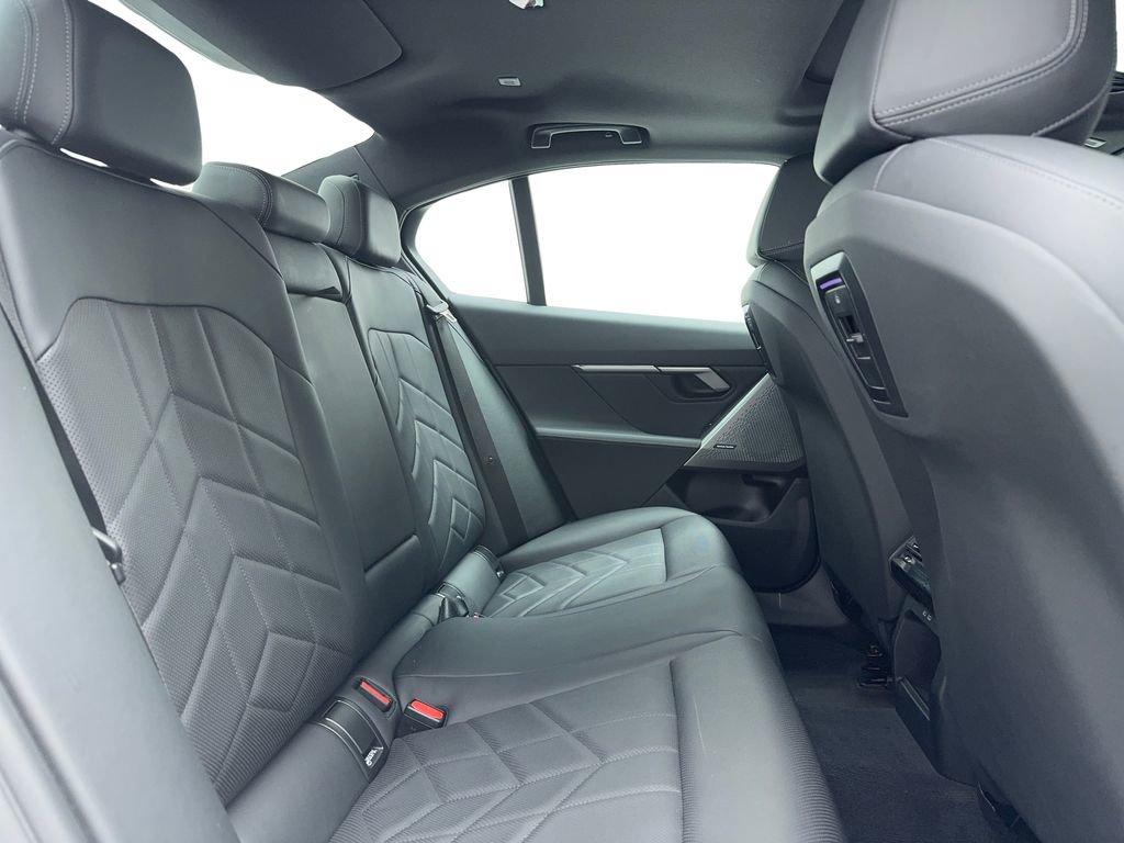 Used 2025 BMW 530i RWD image 41