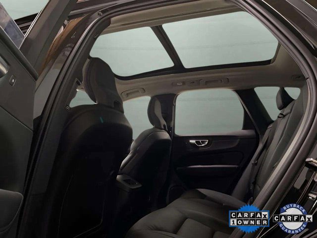 Used 2025 Volvo XC60 B5 Plus image 25