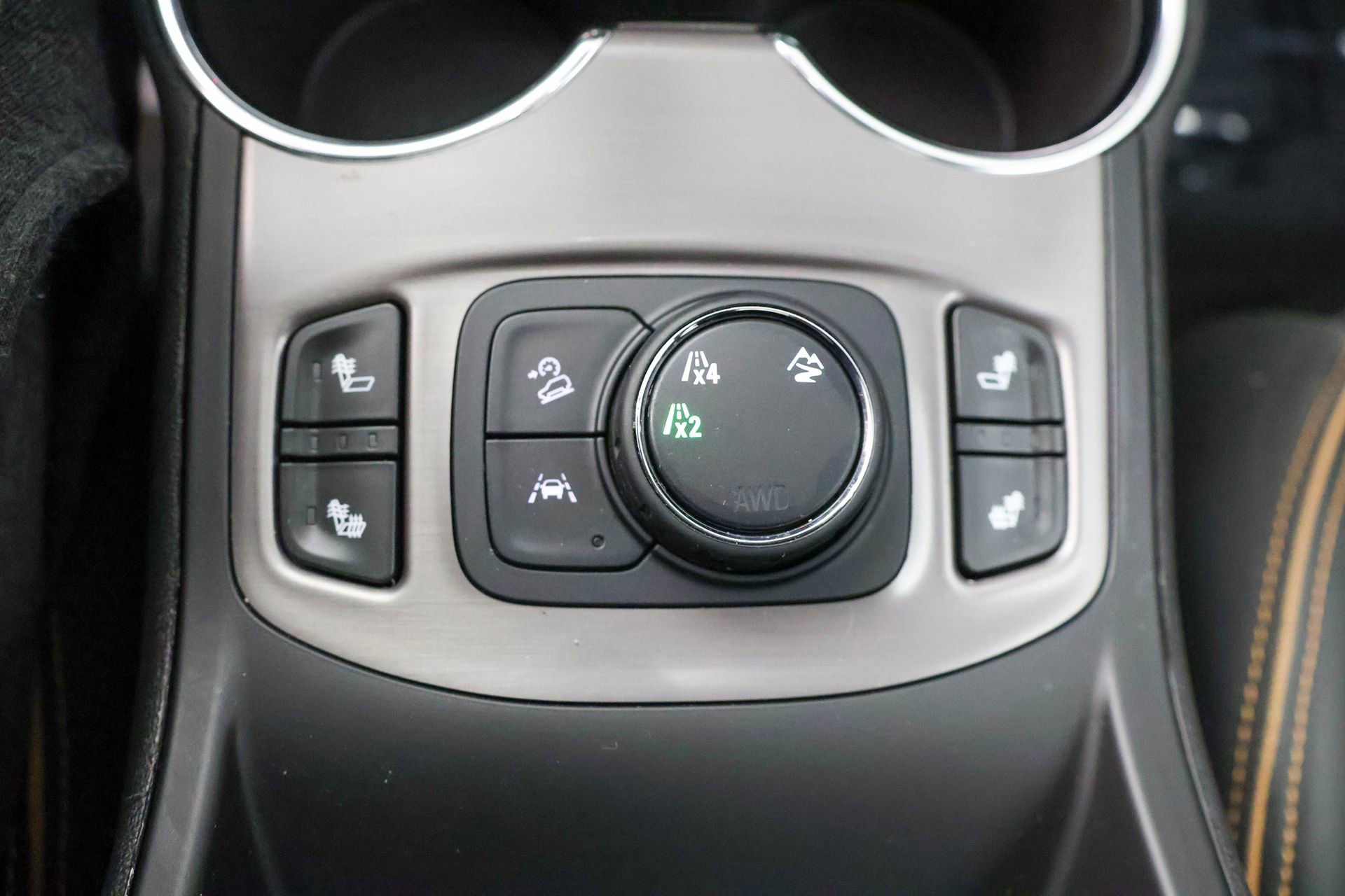 Used 2022 GMC Terrain AT4 image 13