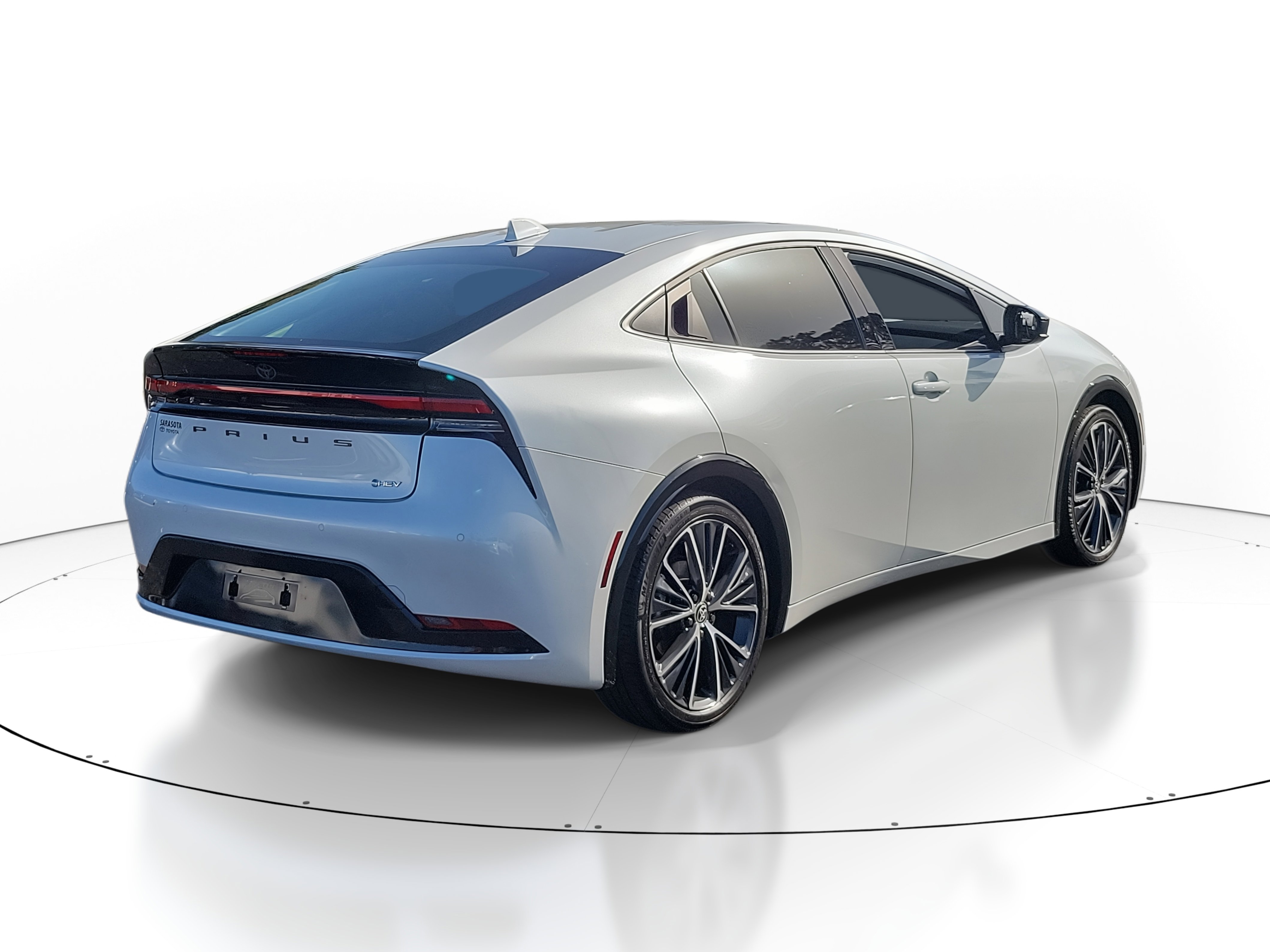 Used 2025 Toyota Prius XLE image 7