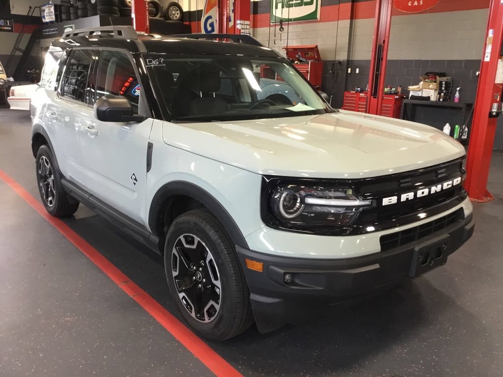 Used 2024 Ford Bronco Sport Outer Banks AWD/4WD image 2
