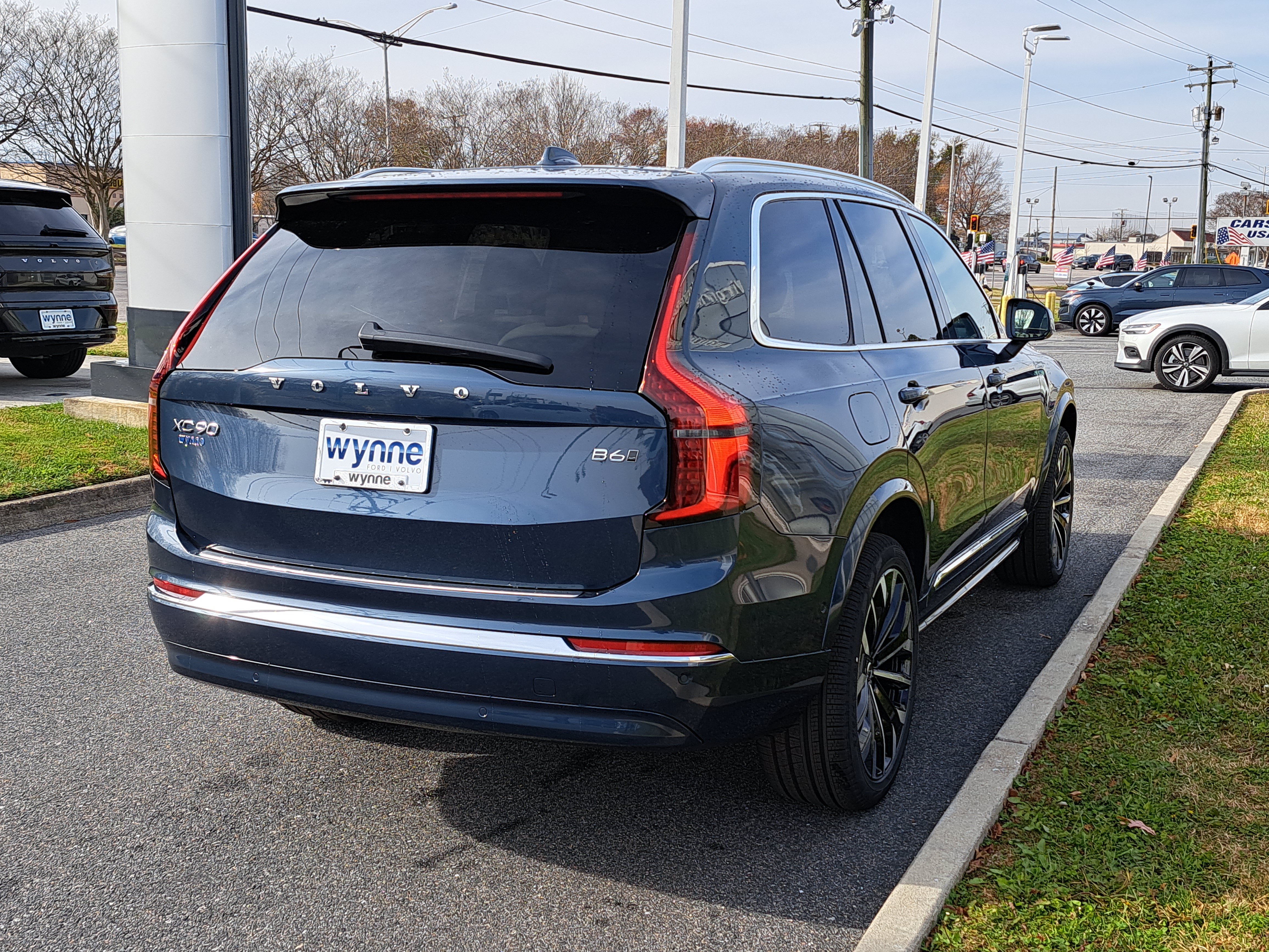 New 2026 Volvo XC90 B6 Plus w/ Protection Package Premier AWD/4WD image 3