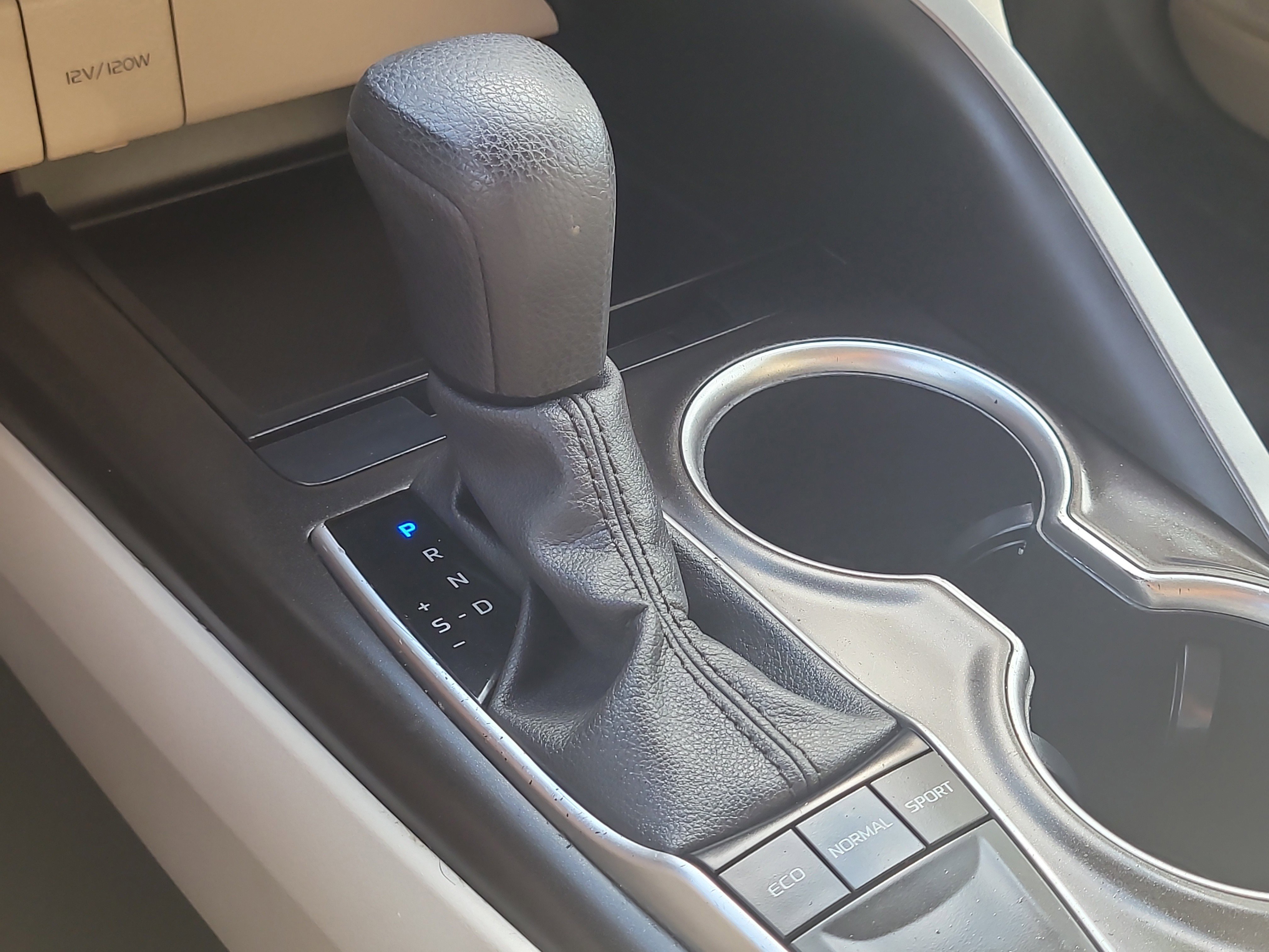 Used 2024 Toyota Camry LE image 25