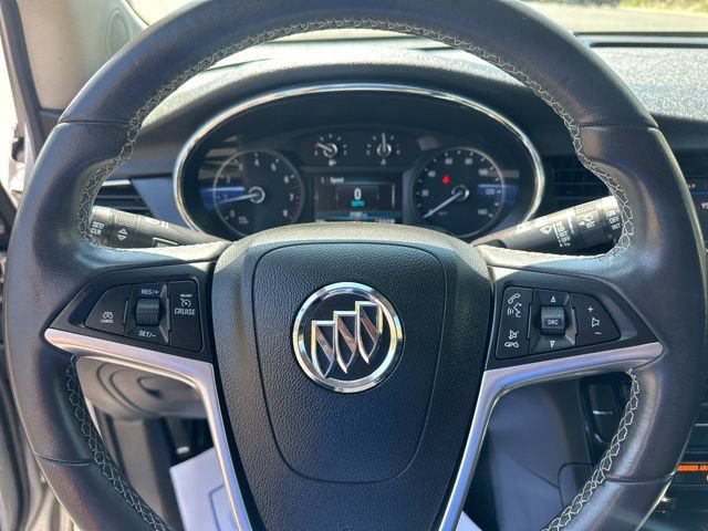 Used 2021 Buick Encore Preferred AWD/4WD image 12
