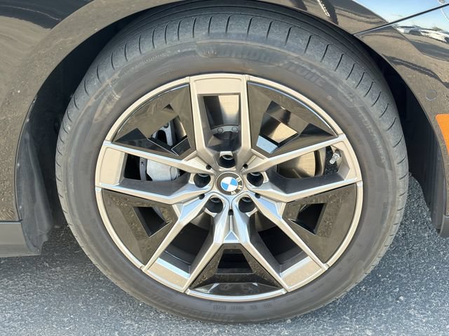 Used 2026 BMW i5 eDrive40 w/ Premium Package RWD image 4