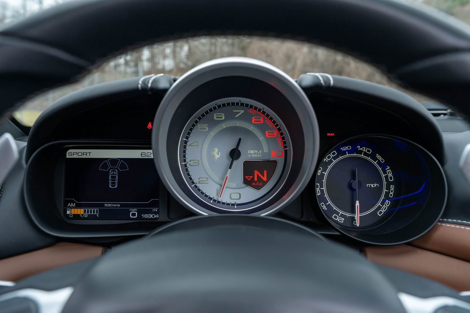 Used 2017 Ferrari California T image 39