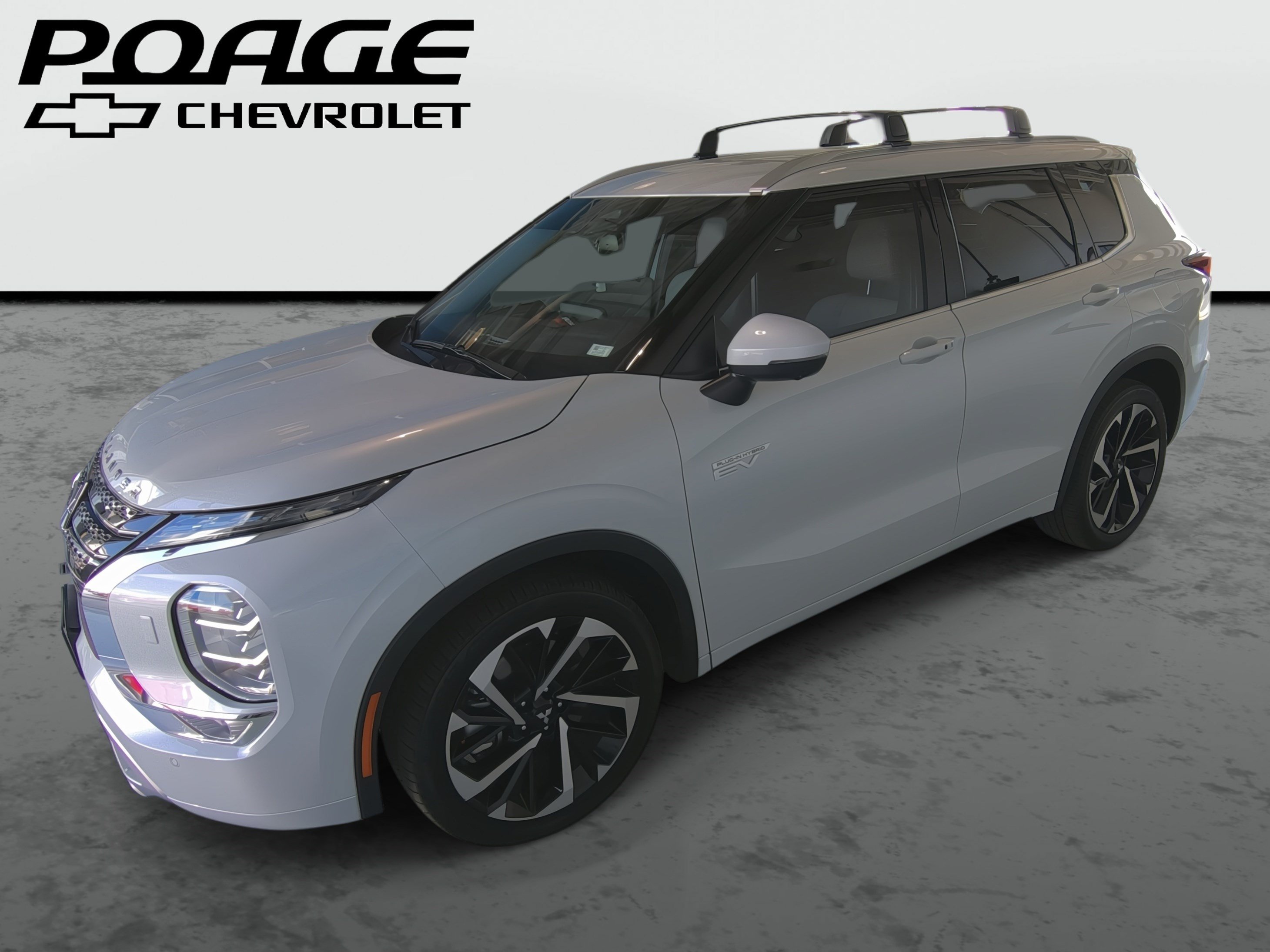 Used 2024 Mitsubishi Outlander 4WD Plug-In Hybrid image 1