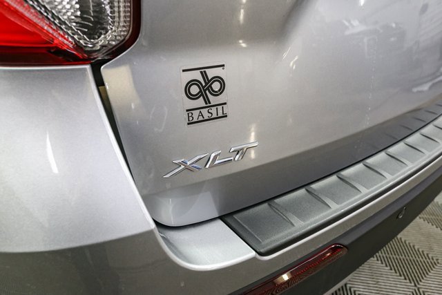 Used 2023 Ford Explorer XLT w/ Equipment Group 202A image 9