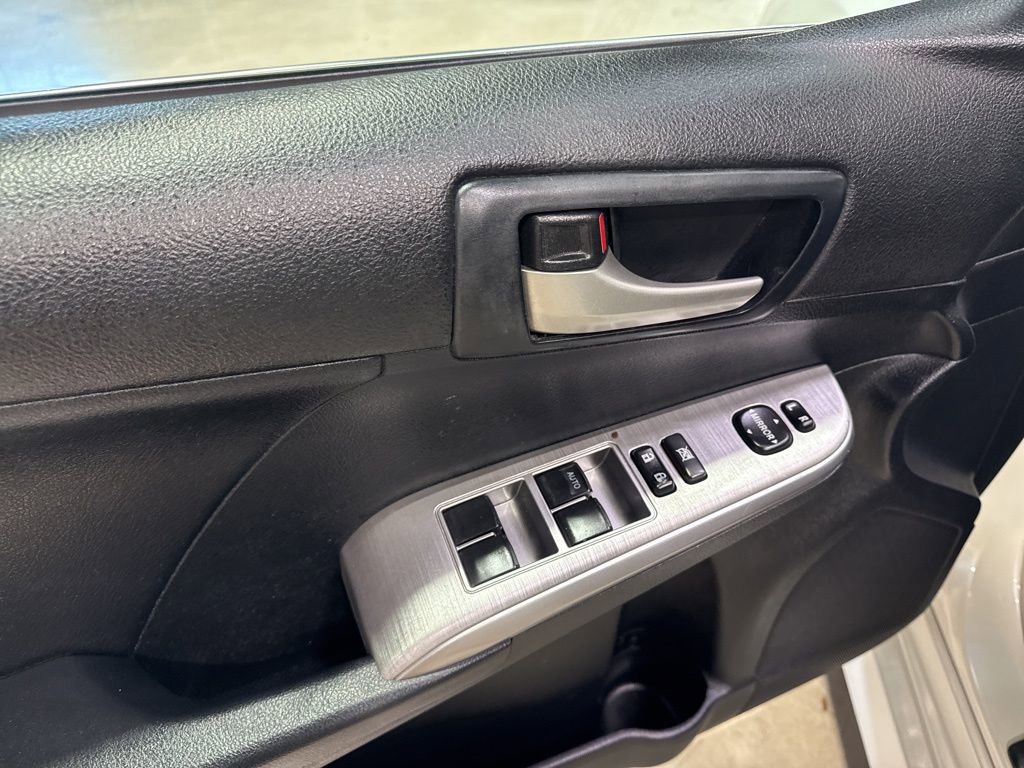 Used 2012 Toyota Camry SE image 28