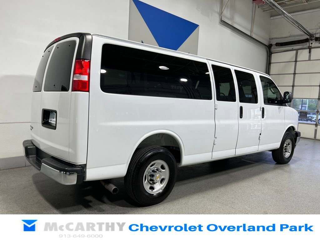 Used 2025 Chevrolet Express 3500 LT w/ LT Preferred Equipment Group RWD image 5