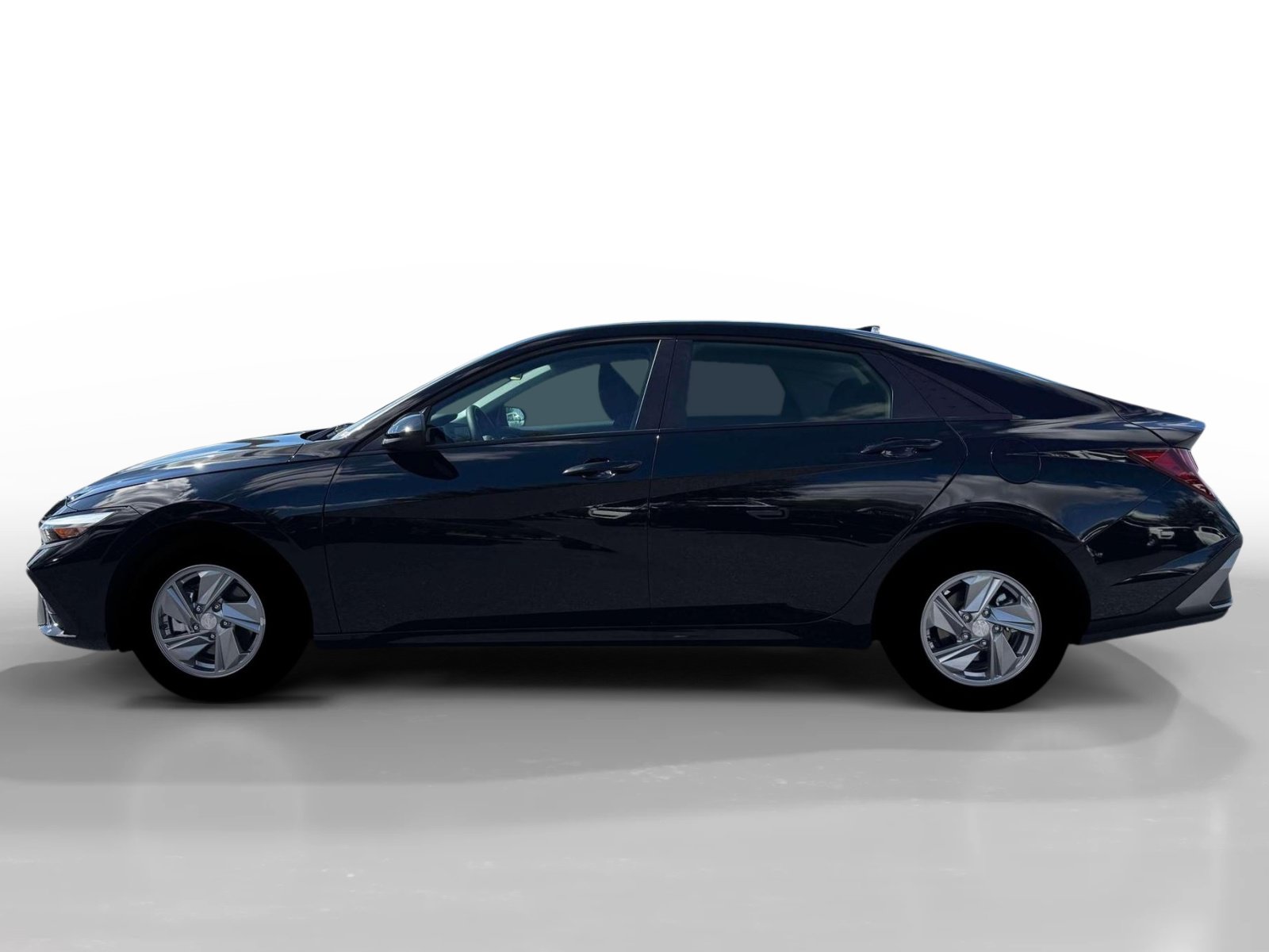 New 2026 Hyundai Elantra SE FWD image 3