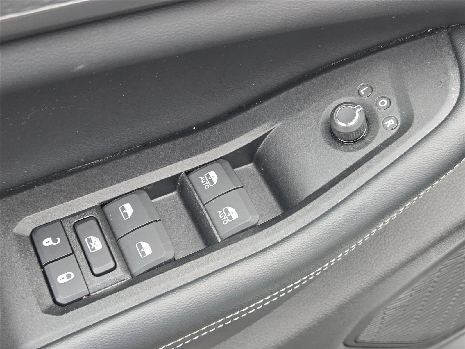 Certified 2024 Jeep Grand Cherokee Altitude image 24