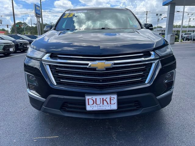 Used 2023 Chevrolet Traverse LT w/ LT Premium Package AWD/4WD image 2