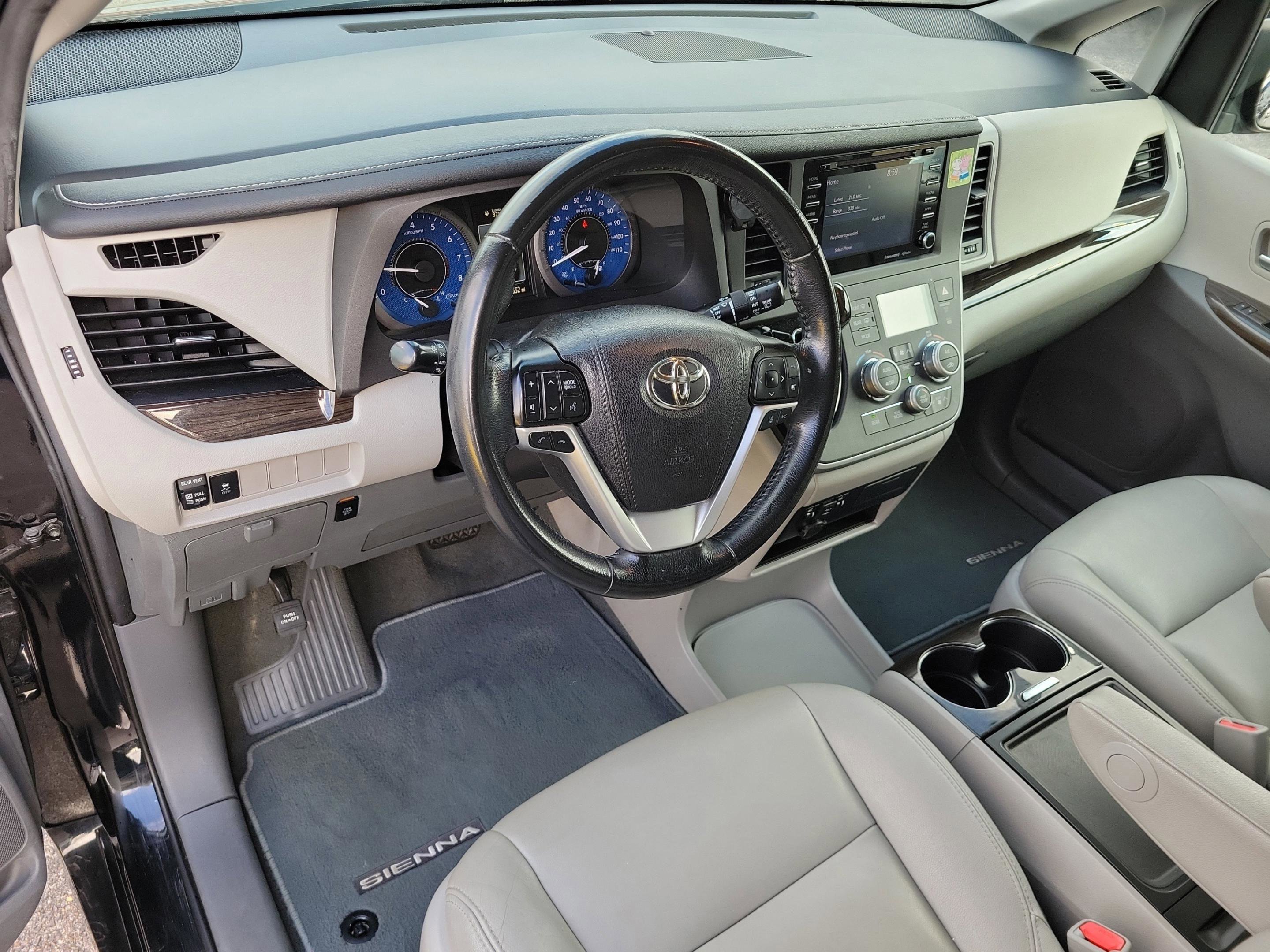 Used 2020 Toyota Sienna XLE image 13