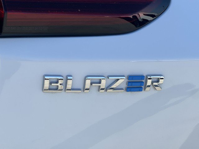 Used 2024 Chevrolet Blazer EV LT AWD/4WD image 32