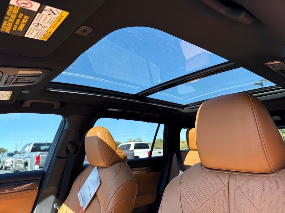 New 2026 Toyota Highlander Platinum image 11