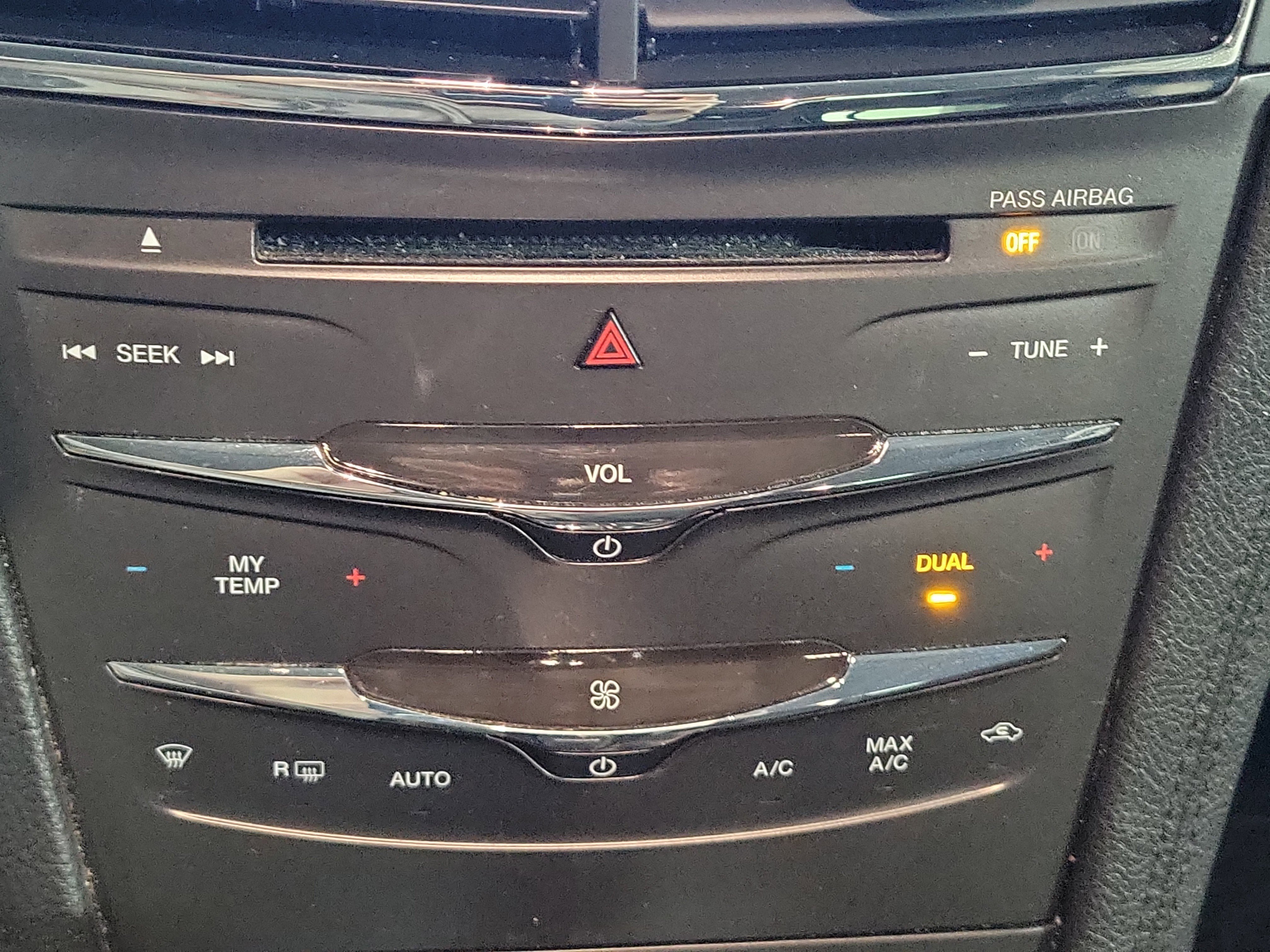 Used 2015 Lincoln MKT AWD w/ Equipment Group 201A image 30