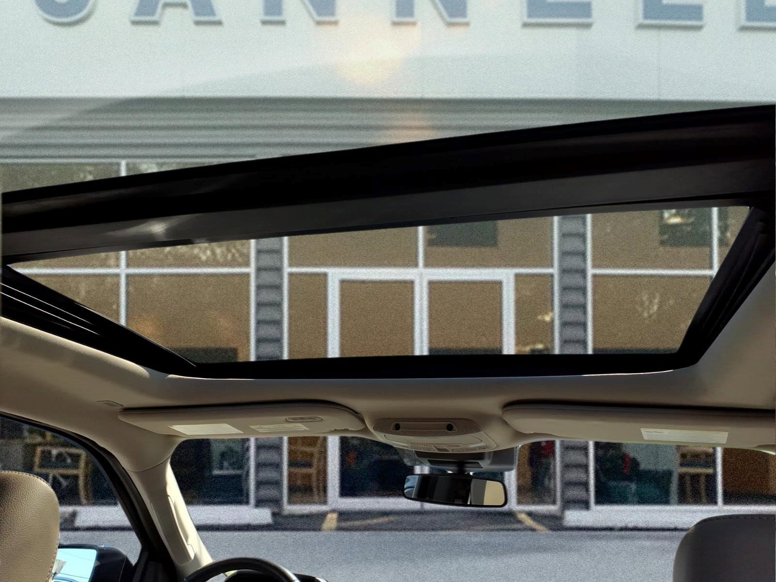 Used 2021 Ford Expedition Max XLT image 12