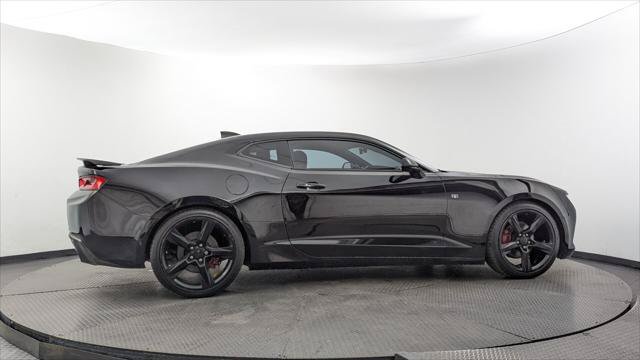 Used 2018 Chevrolet Camaro LT RWD image 9
