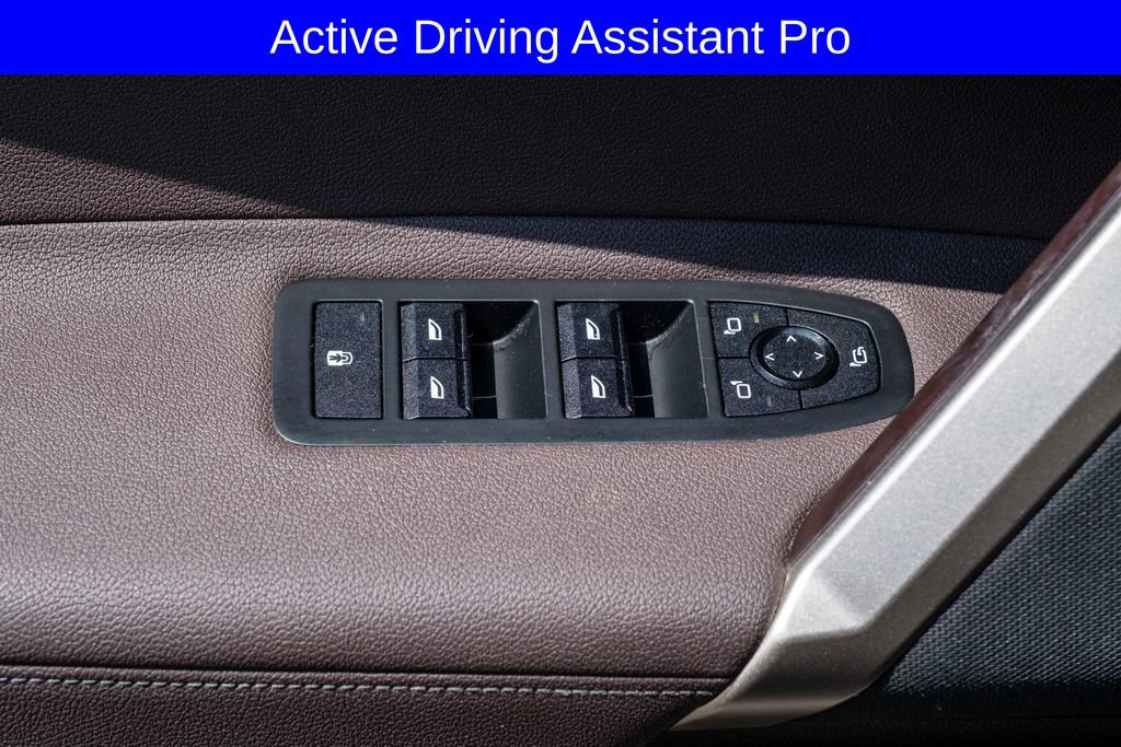 Used 2024 BMW iX xDrive50 w/ Sport Package AWD/4WD image 14