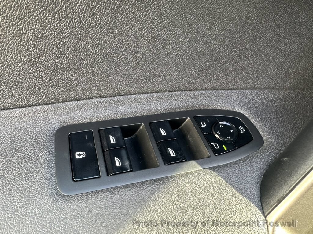 Used 2024 BMW iX xDrive50 w/ Premium Package AWD/4WD image 11