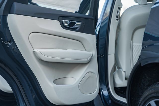 New 2026 Volvo XC60 T8 Ultra w/ Protection Package Premier image 36