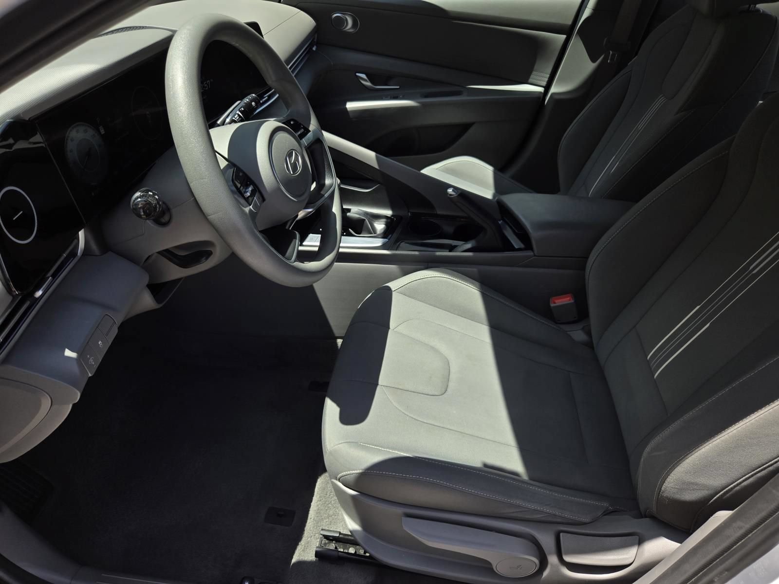 Used 2024 Hyundai Elantra SEL FWD image 24