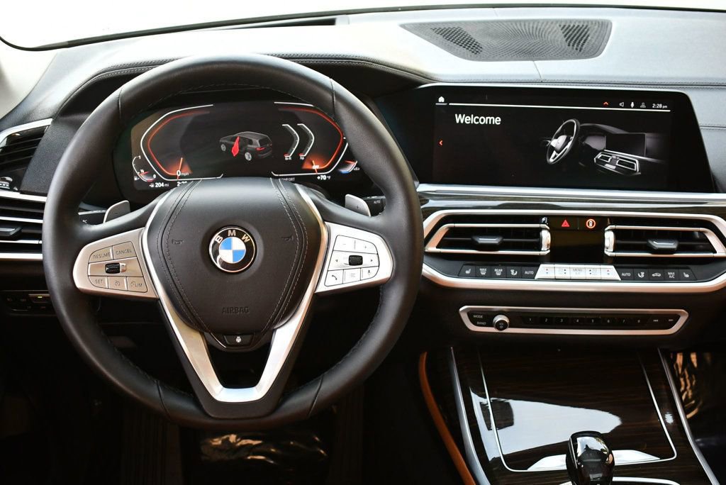 Used 2021 BMW X7 xDrive40i w/ Premium Package 2 image 52