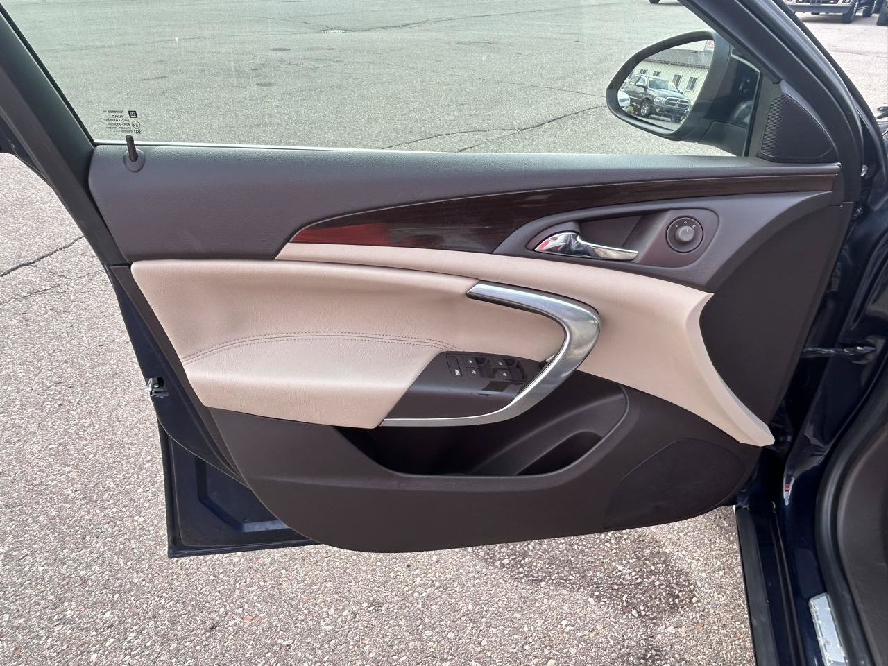 Used 2011 Buick Regal CXL FWD image 14