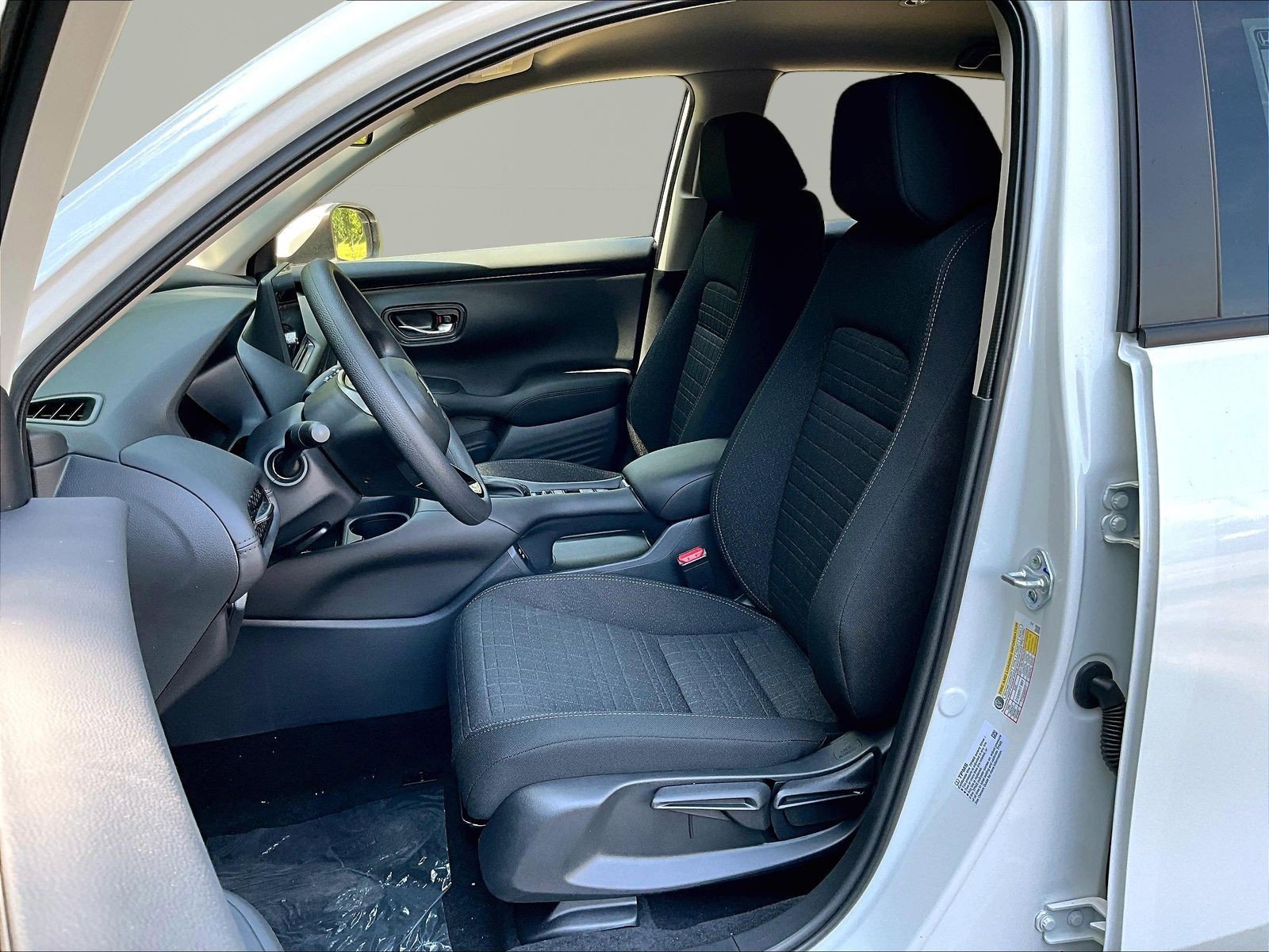 New 2027 Honda HR-V LX image 17