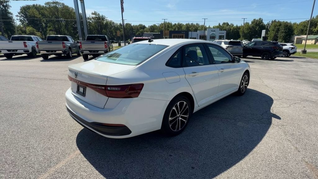 Used 2025 Volkswagen Jetta Sport FWD image 8
