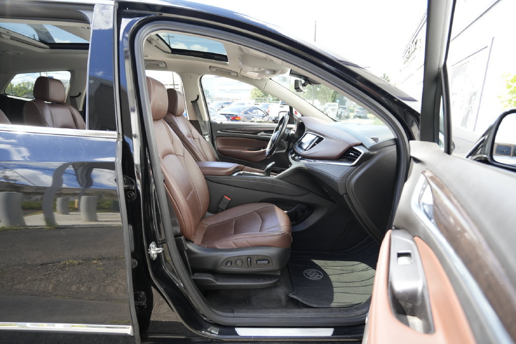 Used 2020 Buick Enclave Avenir w/ Avenir Technology Package AWD/4WD image 35